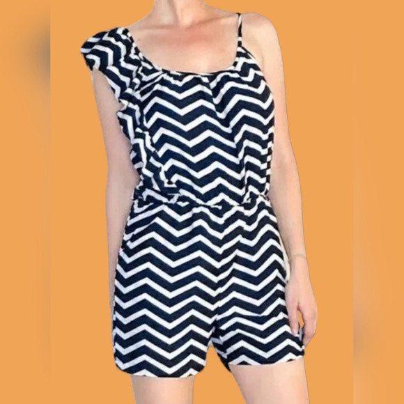 Envy Me Navy and White Chevron Striped Romper W/Ruffle Sz. MED - Picture 1 of 8